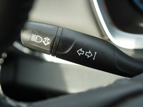 Used 2020 Chevrolet Traverse LT w/ LT Premium Package image 40