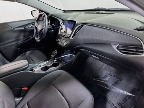 Used 2021 Chevrolet Malibu LT FWD image 28