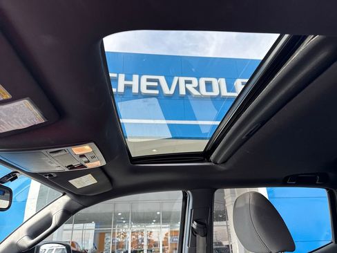 Used 2017 Toyota Tacoma TRD Sport image 27