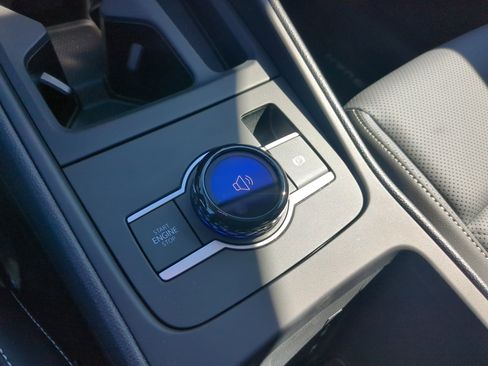 New 2025 Volkswagen Tiguan SE image 23