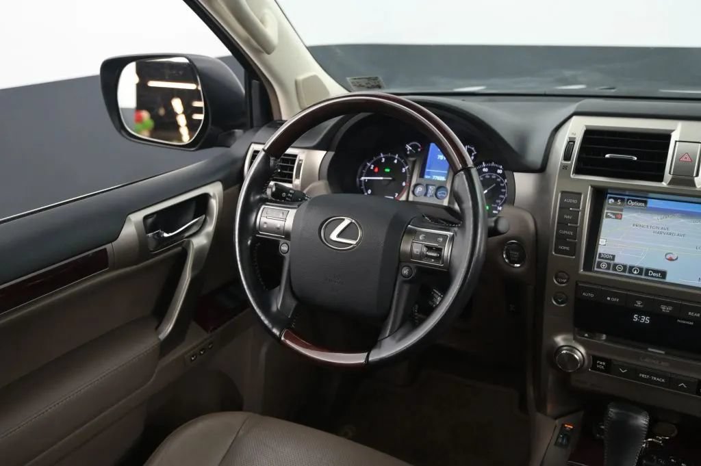 Used 2018 Lexus GX 460 Premium w/ Premium Package AWD/4WD image 35