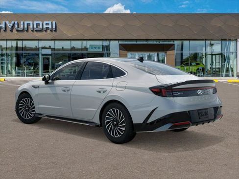 New 2026 Hyundai Sonata Limited FWD image 5