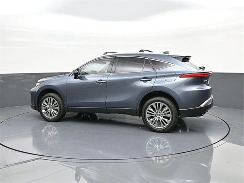 Used 2023 Toyota Venza Limited image 14