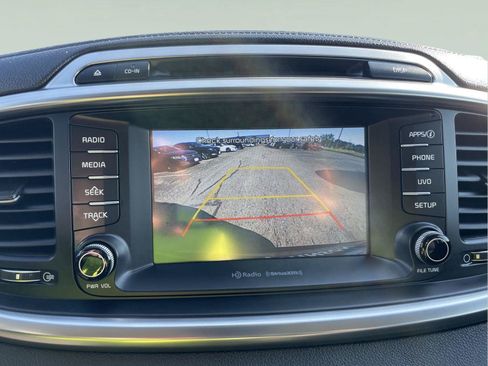 Used 2018 Kia Sorento EX AWD/4WD image 28