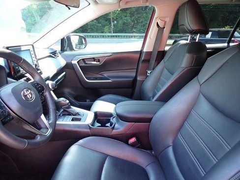 Certified 2021 Toyota RAV4 XLE Premium AWD/4WD image 10
