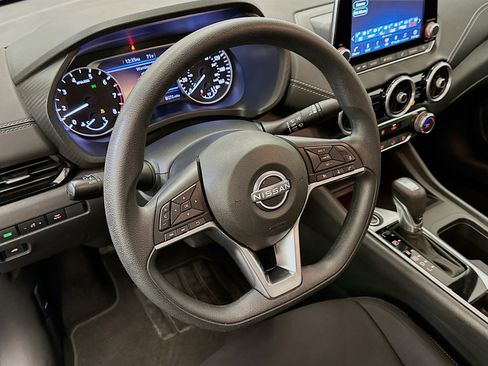 Used 2025 Nissan Sentra SV image 18