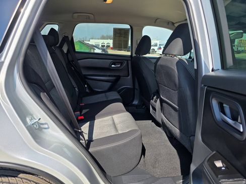 Used 2025 Nissan Rogue SV AWD/4WD image 26