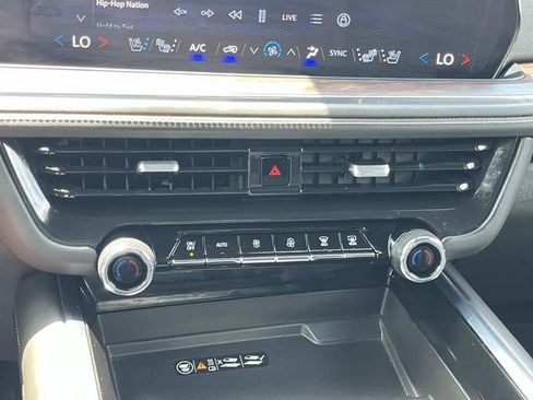 Used 2025 Chevrolet Tahoe Premier RWD image 36