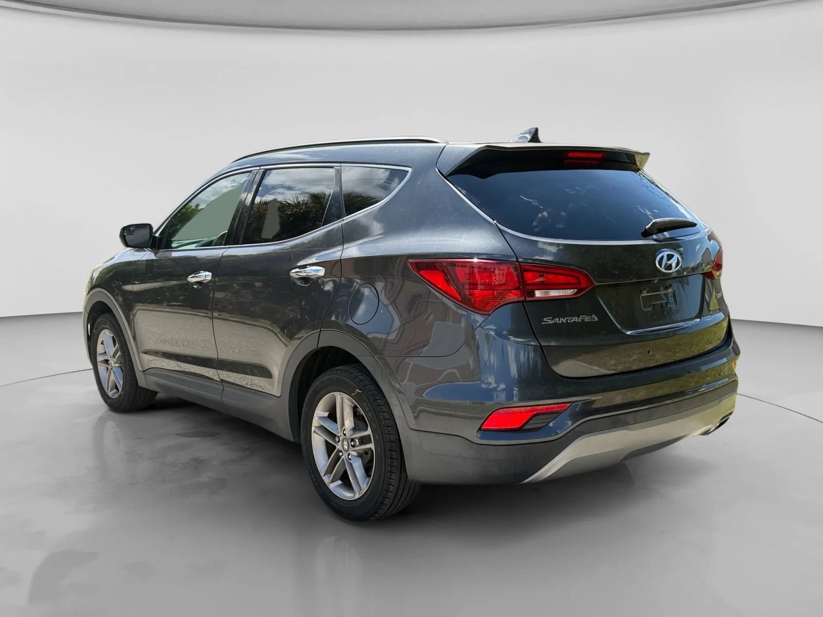 Used 2017 Hyundai Santa Fe Sport FWD image 3
