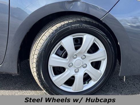 Used 2017 Toyota Corolla LE image 14