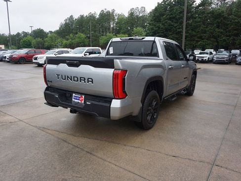 Used 2024 Toyota Tundra SR5 w/ SR5 Premium Package AWD/4WD image 21