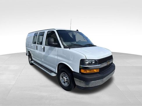 Used 2025 Chevrolet Express 2500 w/ Driver Convenience Package RWD image 7