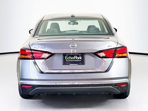 Used 2024 Nissan Altima 2.5 SV image 7