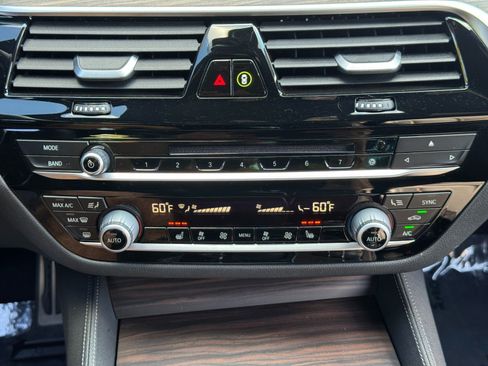 Used 2019 BMW 540i w/ M Sport Package RWD image 29