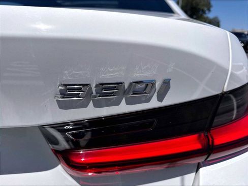 Used 2023 BMW 330i Sedan w/ Premium Package RWD image 11