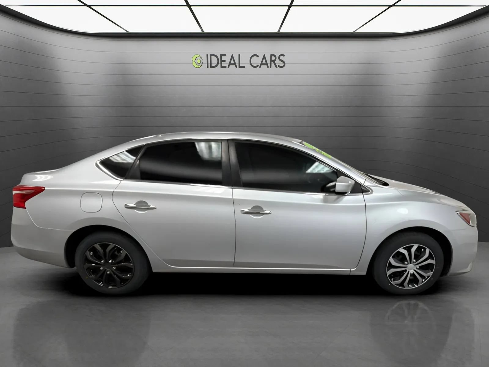Used 2018 Nissan Sentra S FWD image 4