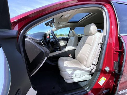 Certified 2021 Buick Enclave Premium w/ Sun and Sites Package AWD/4WD image 10