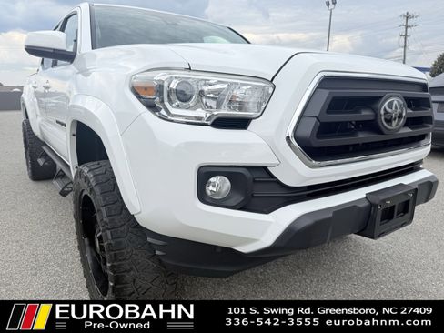 Used 2021 Toyota Tacoma SR5 RWD image 18