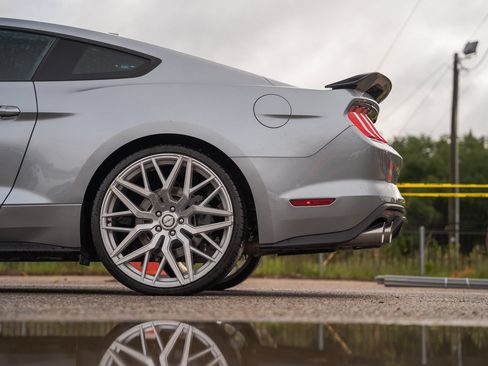 Used 2021 Ford Mustang GT RWD image 11