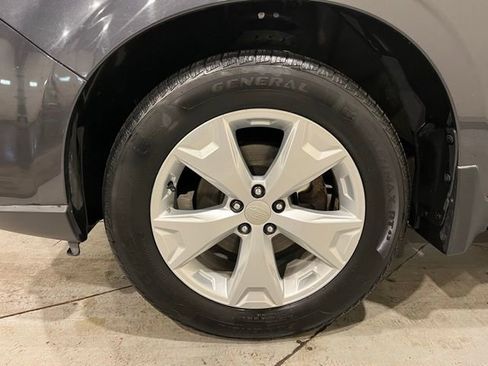 Used 2014 Subaru Forester 2.5i Premium w/ All-Weather Package AWD/4WD image 9