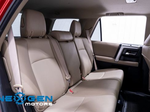 Used 2018 Toyota 4Runner SR5 Premium image 43