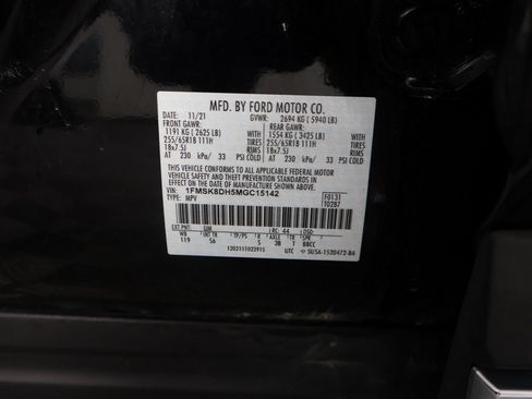 Used 2021 Ford Explorer XLT w/ Equipment Group 202A AWD/4WD image 46