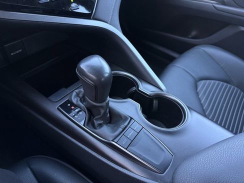 Used 2024 Toyota Camry SE image 19