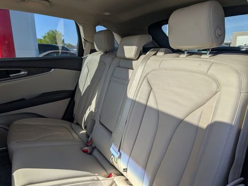 Used 2018 Lincoln MKX Reserve w/ Lincoln MKX Climate Package image 8