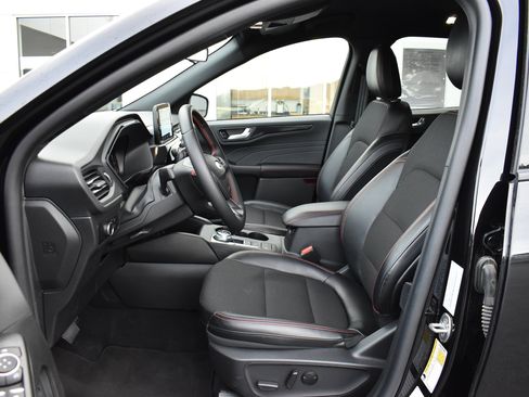 Used 2025 Ford Escape ST-Line image 16