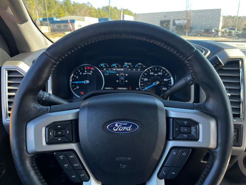 Used 2017 Ford F250 Lariat w/ Lariat Ultimate Package image 32