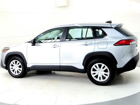 Certified 2023 Toyota Corolla Cross L image 4