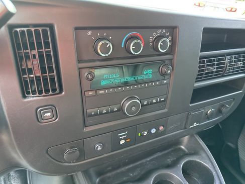 Used 2019 Chevrolet Express 2500 image 3