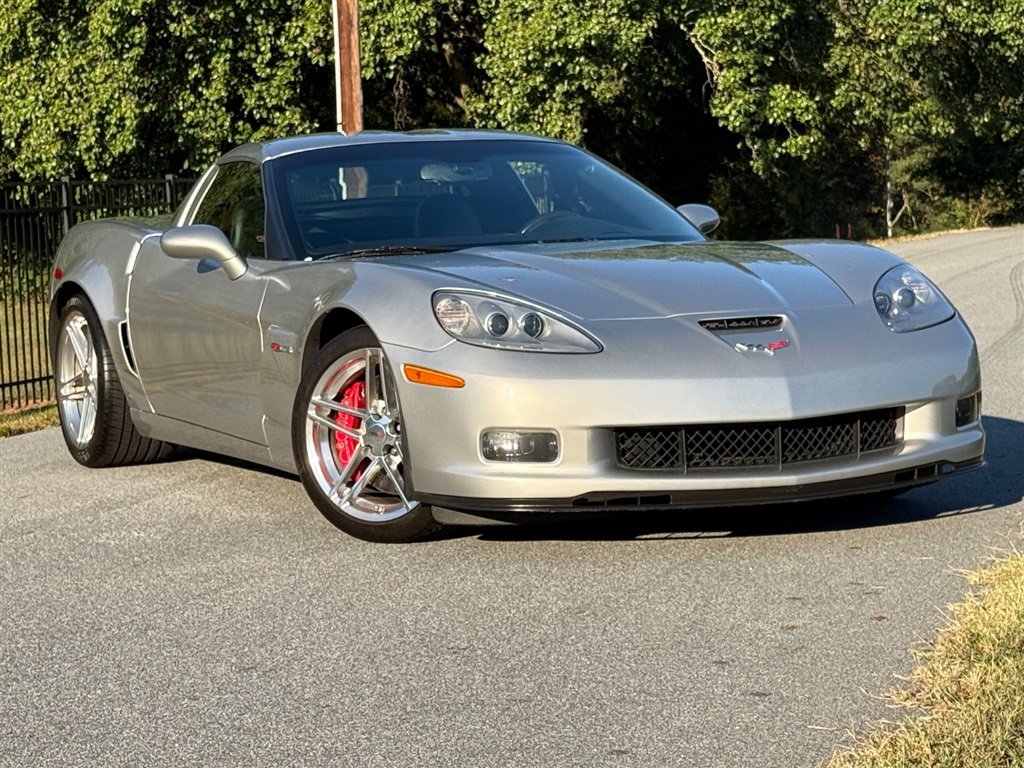 Used 2006 Chevrolet Corvette Z06 w/ Preferred Equipment Group RWD image 19