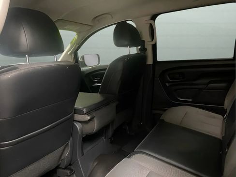 Used 2017 Nissan Titan S AWD/4WD image 11