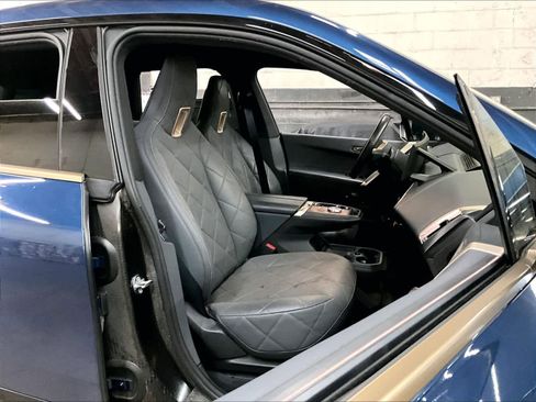 Used 2022 BMW iX xDrive50 w/ Premium Package AWD/4WD image 10