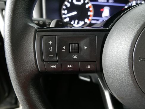 Used 2022 Nissan Rogue SV AWD/4WD image 27