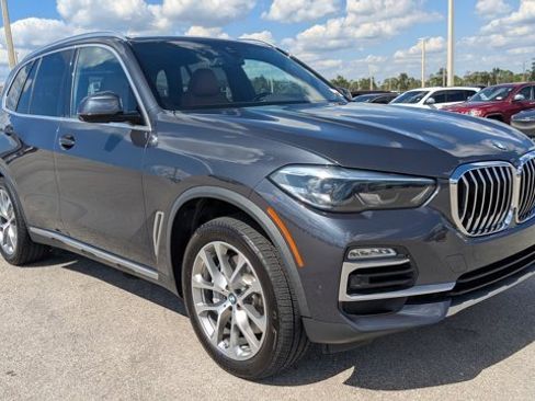Used 2021 BMW X5 xDrive45e w/ Parking Assistance Package image 2