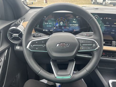 New 2026 Chevrolet Equinox ACTIV w/ Convenience Package III image 17