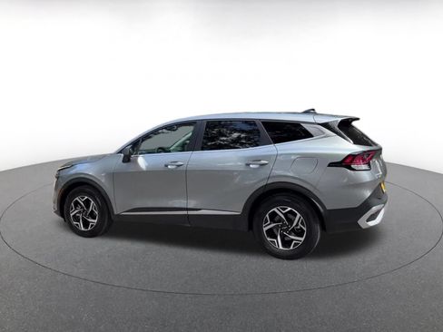 Used 2025 Kia Sportage LX FWD image 10