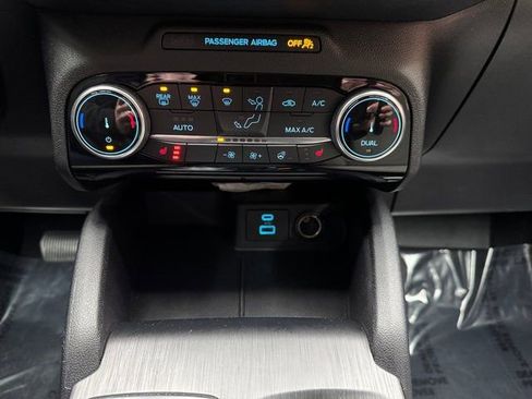 Certified 2022 Ford Escape SE w/ Convenience Package image 19