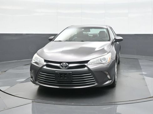 Used 2016 Toyota Camry LE FWD image 2
