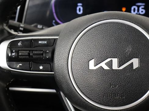 Used 2025 Kia Sportage EX FWD image 8