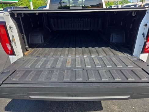 Used 2025 GMC Sierra 1500 AT4 w/ AT4 Premium Package AWD/4WD image 35