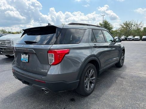 Used 2023 Ford Explorer XLT w/ Equipment Group 202A AWD/4WD image 3