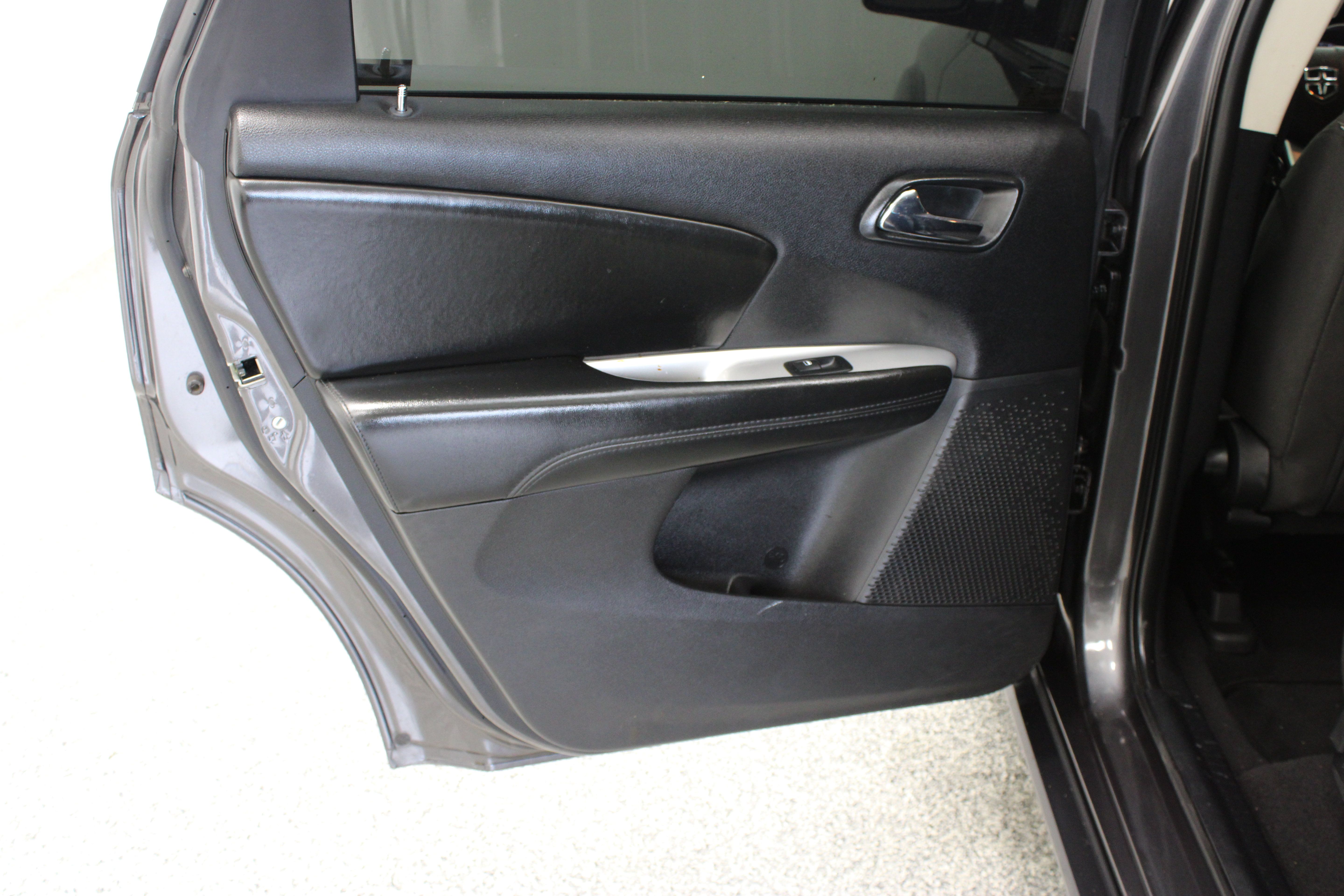 Used 2015 Dodge Journey American Value Package w/ Flexible Seating Group FWD image 22