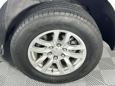 Used 2022 Chevrolet Suburban LT RWD image 10