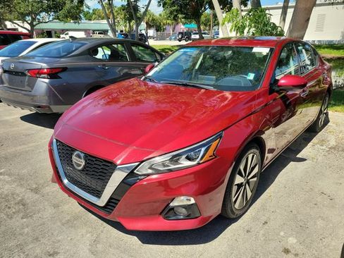 Used 2021 Nissan Altima 2.5 SL AWD/4WD image 2