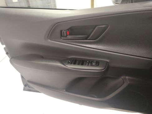 Used 2025 Toyota Prius LE FWD image 9