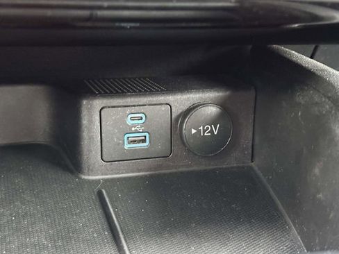 Used 2022 Ford Escape SE w/ Convenience Package image 19