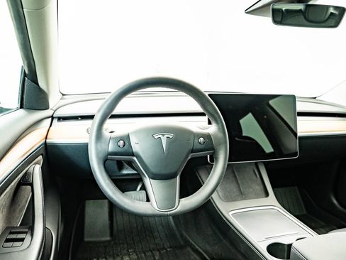 Used 2023 Tesla Model 3 Standard Range RWD image 29